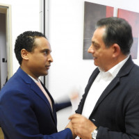 Nasser Ahmed (li.) mit dem Landesvorsitzenden Francesco Abate
